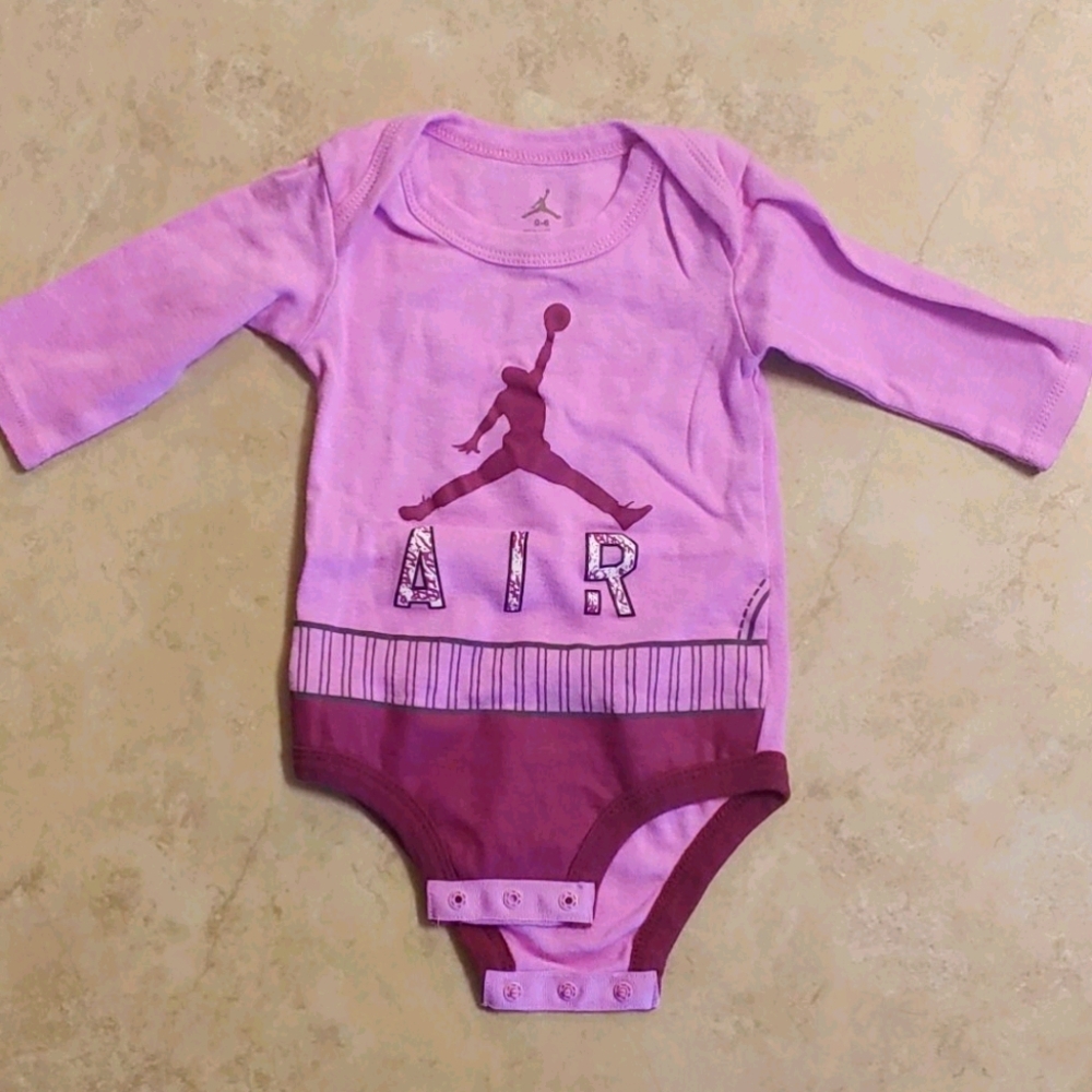 Nike Air Jordan onsie 0-6 months